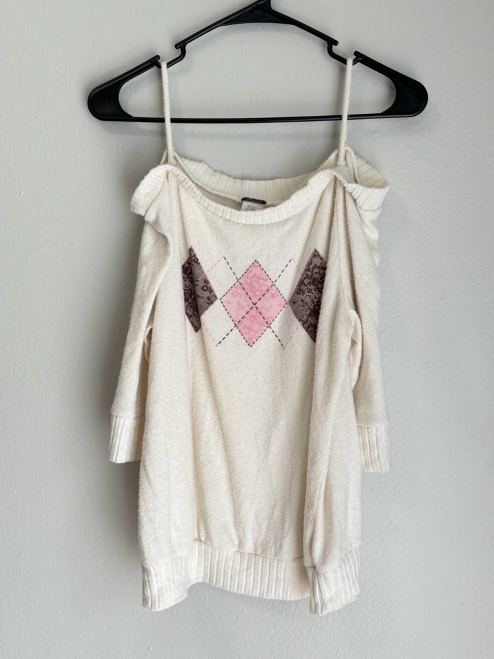 Off-Shoulder Cream Sweater with Pink Argyle Detail
